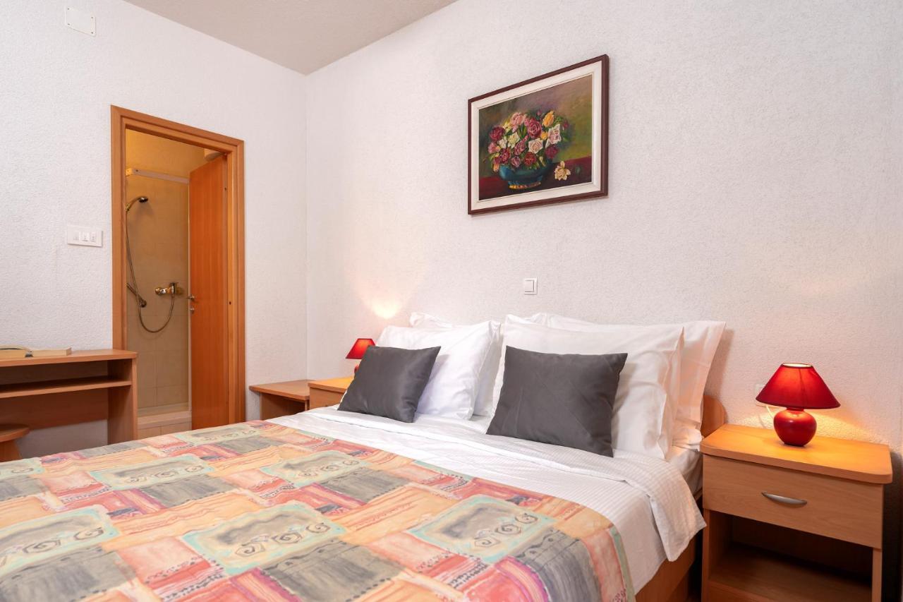The Midpoint Apartment *