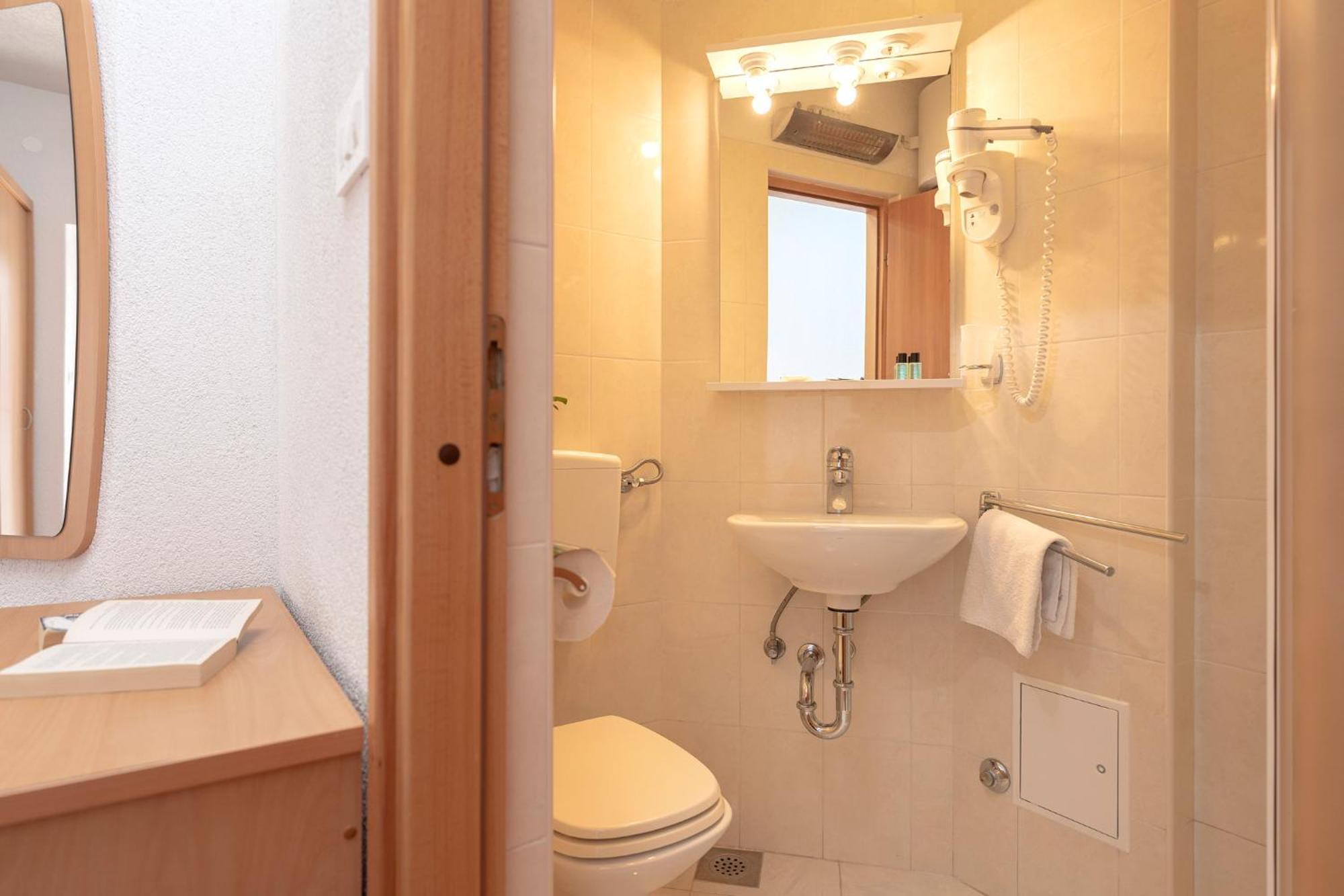 The Midpoint Apartment